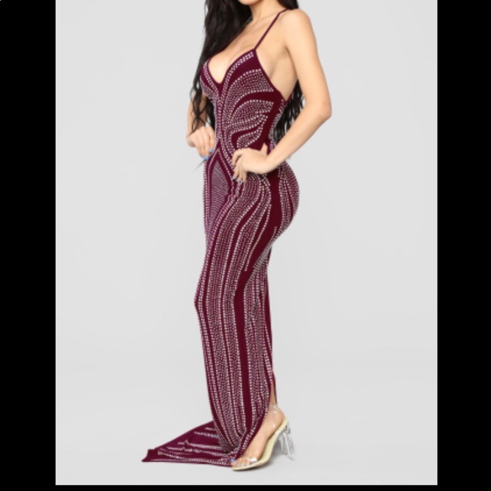 Gown - Picture 2 of 7